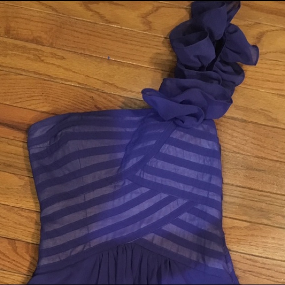 Dress - Picture 4 of 4